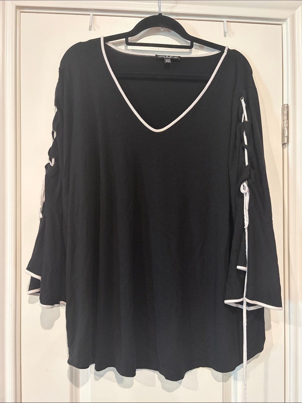 Cable & Gauge Black Tunic with White Lace-Up Sleeve Trim